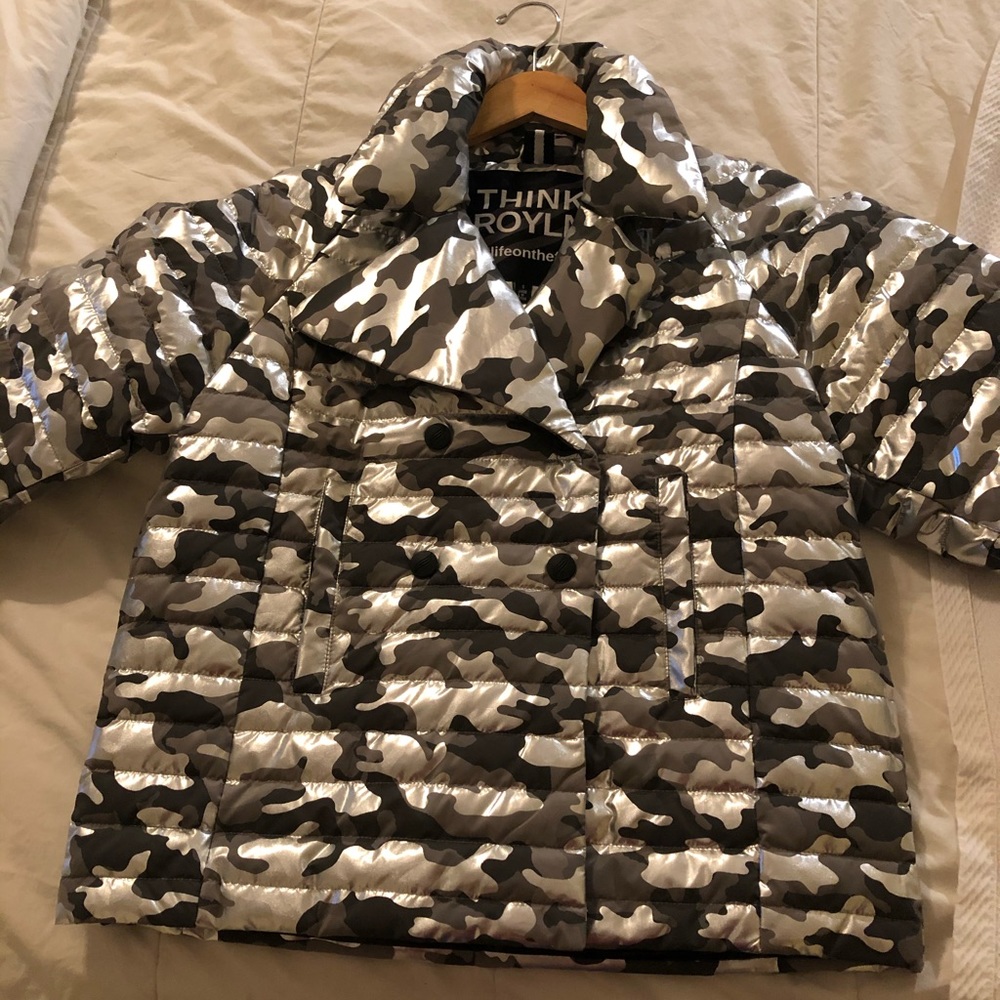 Think Royln apres ski quilted jacket in camo